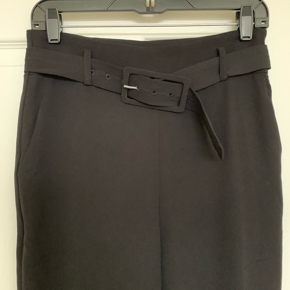 New without tags cropped pants size M by Elodie